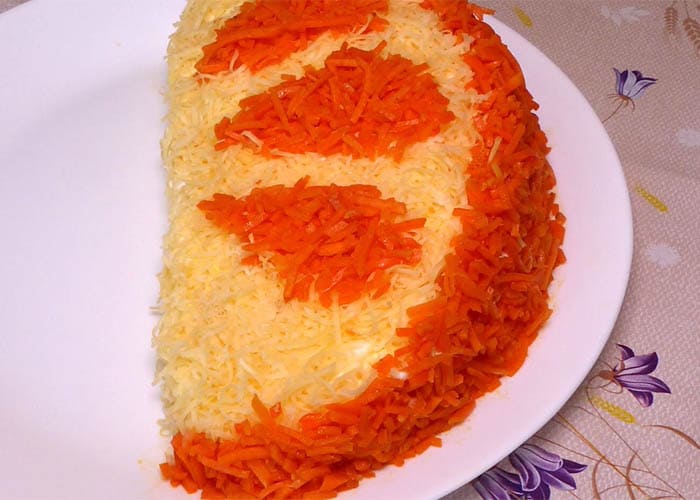салат с курицей "Апельсиновая долька"